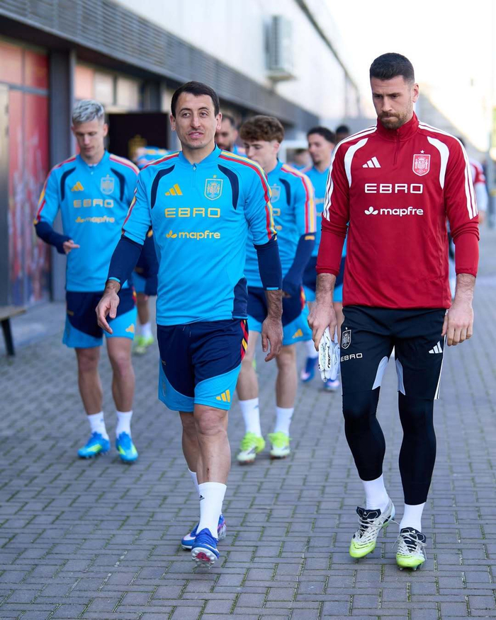 西班牙国家队备战世界杯训练首日聚焦战术细节