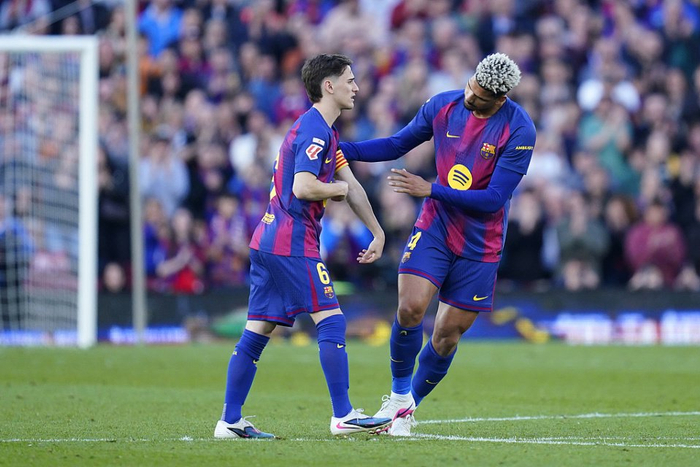 加维复出迎战马竞 拉玛西亚新星或成巴萨欧冠关