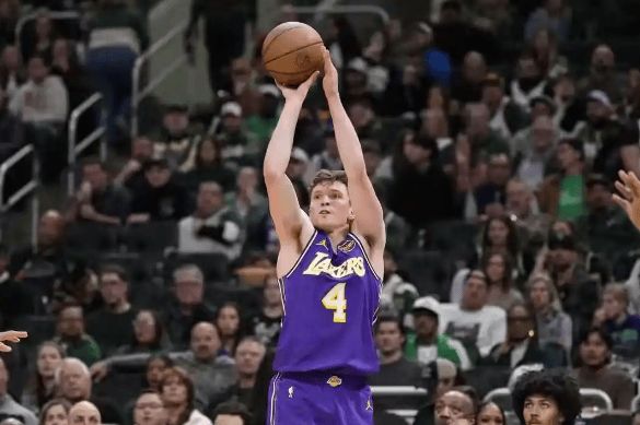 湖人弃用潜力新星克内克特引争议，交易窗口期