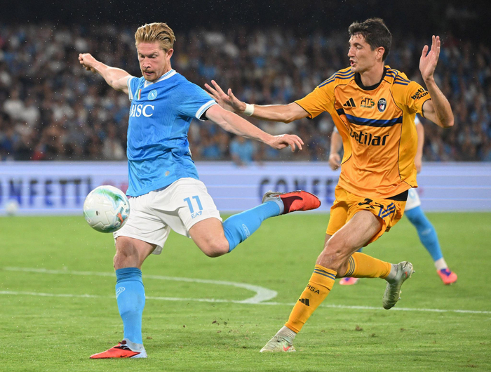 米兰0-1那不勒斯，争冠梦碎战术保守与更衣室裂