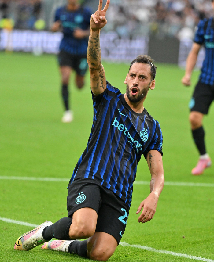 米兰0-1那不勒斯，争冠梦碎战术保守与更衣室裂