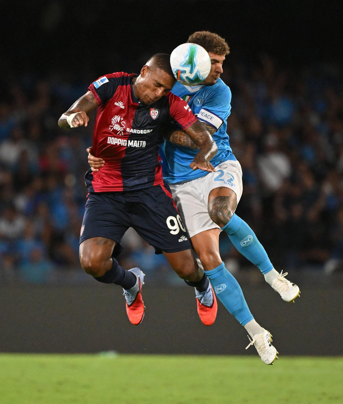 米兰0-1那不勒斯，争冠梦碎战术保守与更衣室裂