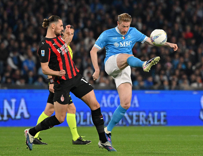 米兰0-1那不勒斯，争冠梦碎战术保守与更衣室裂