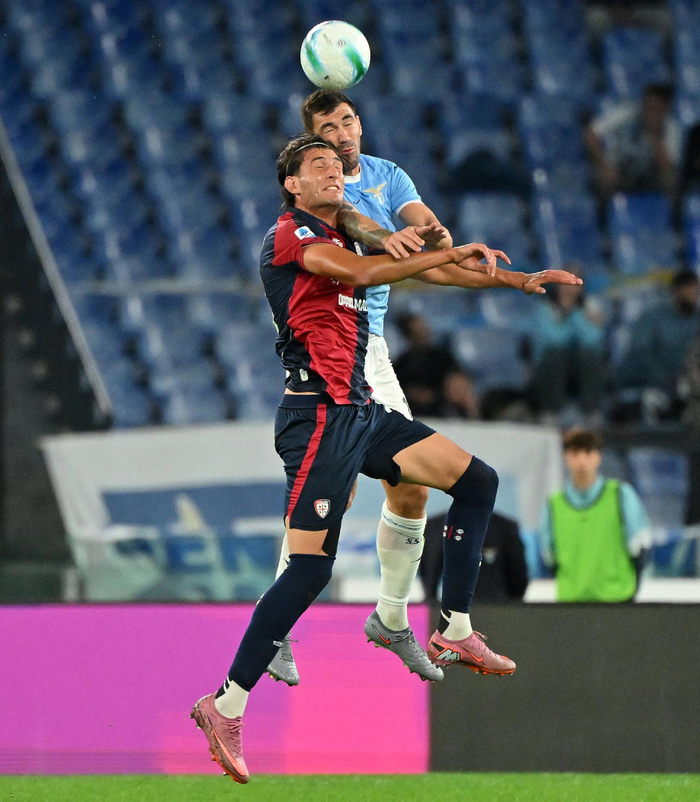 米兰0-1那不勒斯，争冠梦碎战术保守与更衣室裂