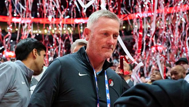 开拓者老板抠门操作引球迷不满，季后赛客场未