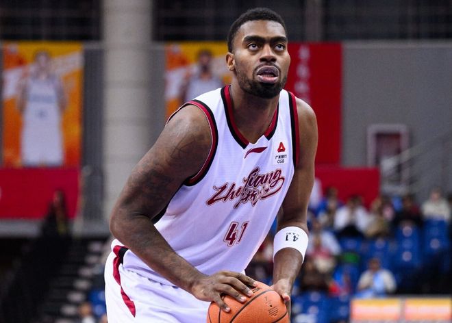 辽宁主场遭浙江逆转终结两连胜 付豪复出难救主