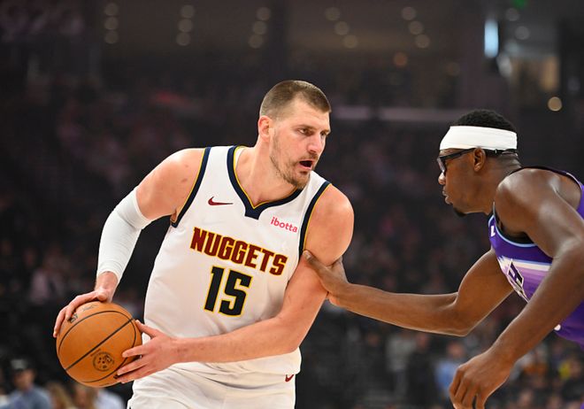 马刺大胜勇士登顶西部第二 掘金爵士鏖战掘金登