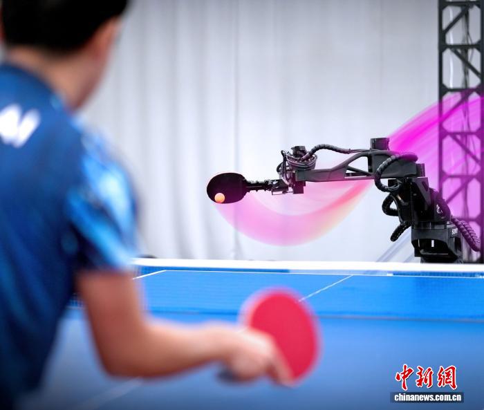 索尼AI乒乓球机器人Ace击败精英选手展现技术突破